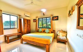 Monarch Suites